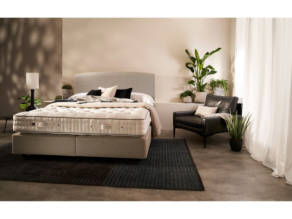 Vispring Herald Superb 6ft Zip and Linked Super King Pocket Sprung Prestige Divan Set